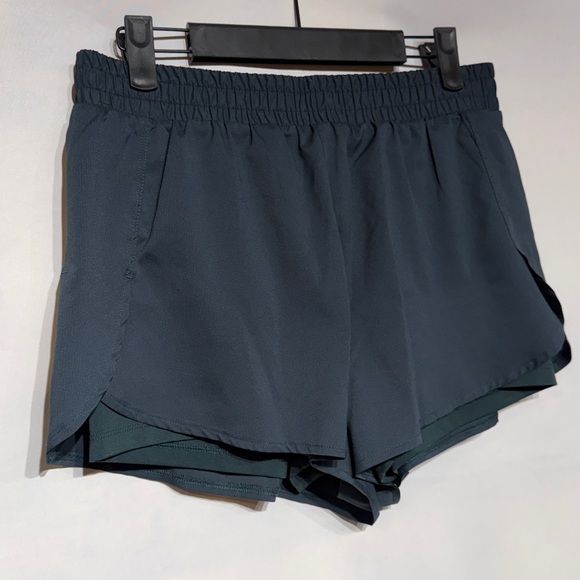 Girlfriend Collective Trail Shorts Moss Size Medium - Picture 3 of 7